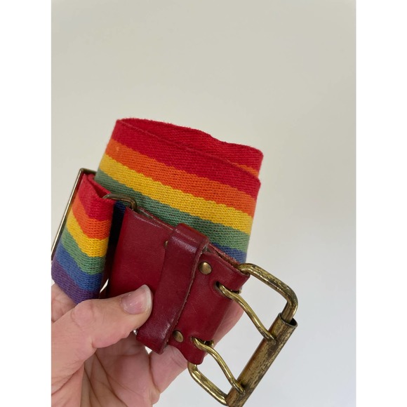 Vintage Pride Red Leather Belt Medium 35-38 Adjustable Rainbow Brass - Picture 2 of 11
